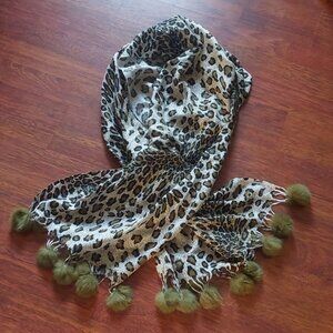 Fur trimmed scarf